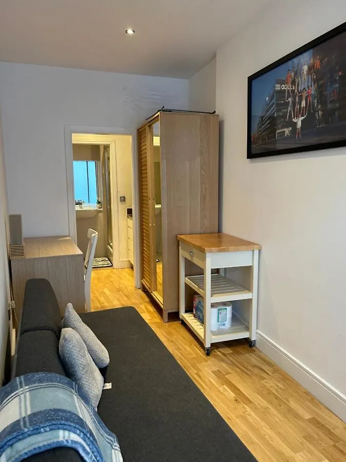 Fully Equipped Studio In Greenwich - 1 Min To Station London