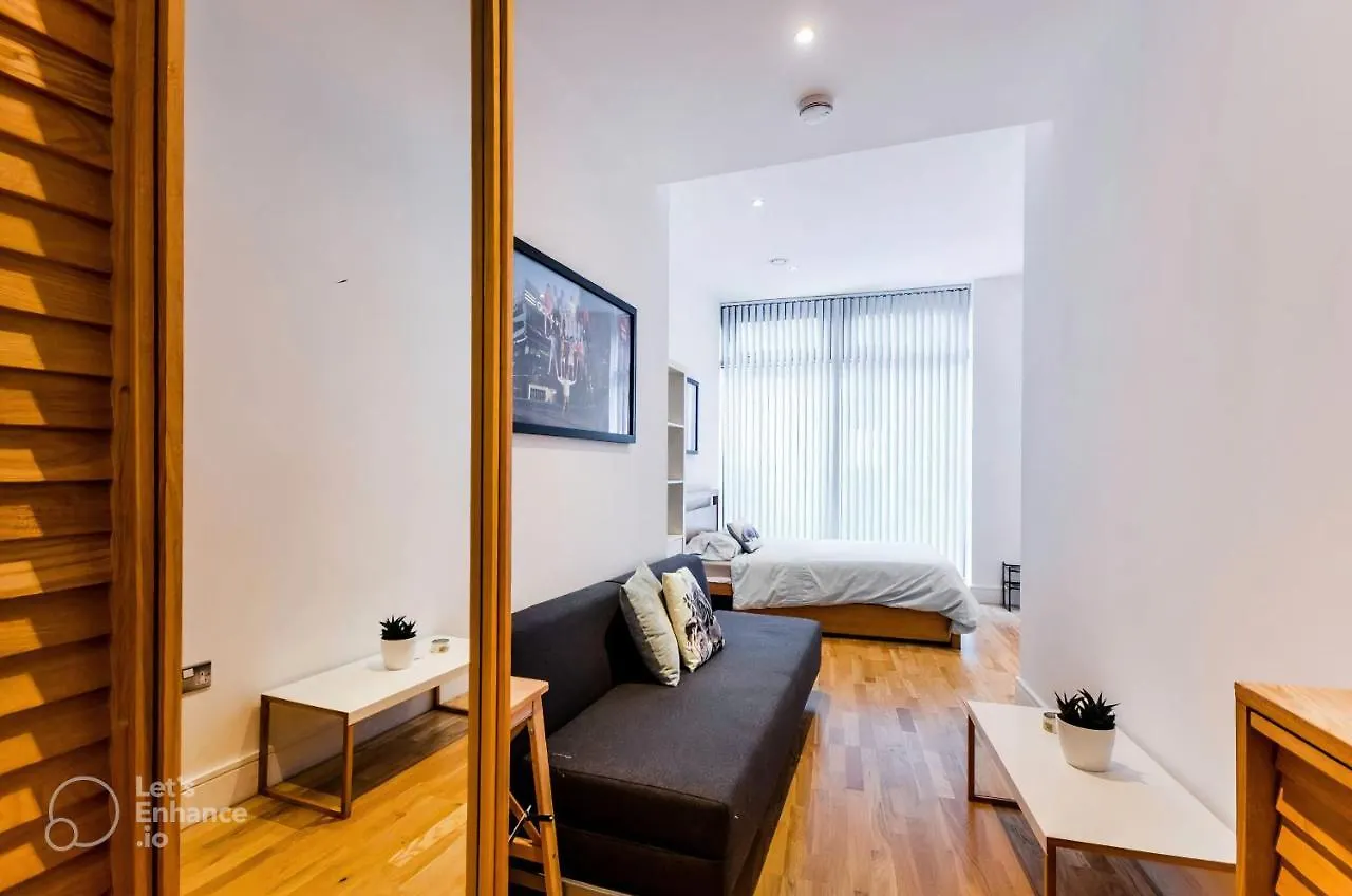 Fully Equipped Studio In Greenwich - 1 Min To Station location